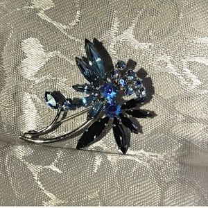Stunning Signed Sherman Sparkling Crystals Brooch Pin